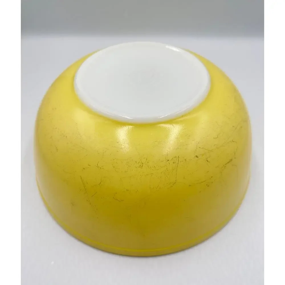 Vintage PYREX Glass #404 Yellow Primary Nesting 4 Qt Mixing Bowl